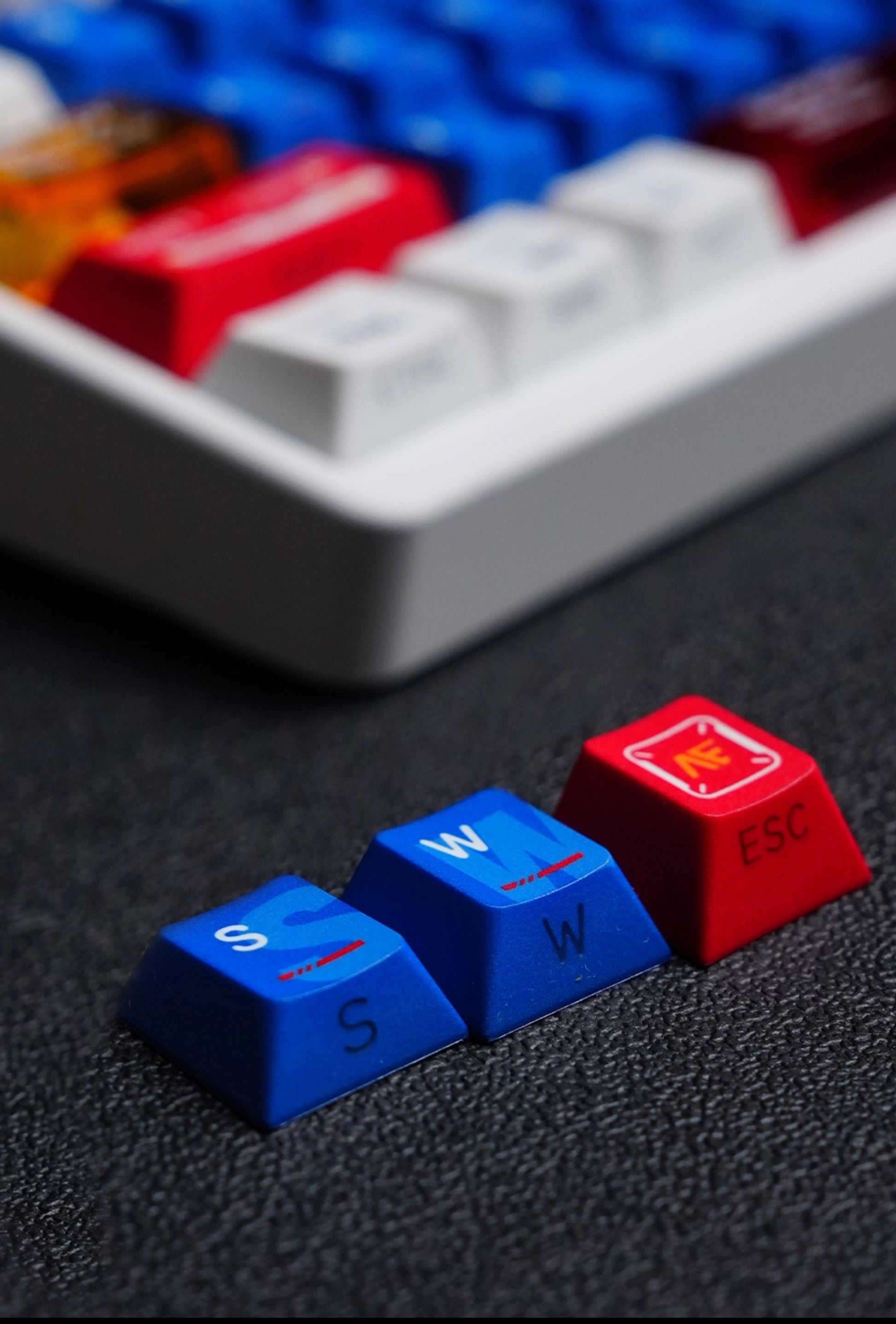 AiFei Titan Nation Gundam V2 Keycaps Nuclear Side-Transparent PBT - Titan Nation