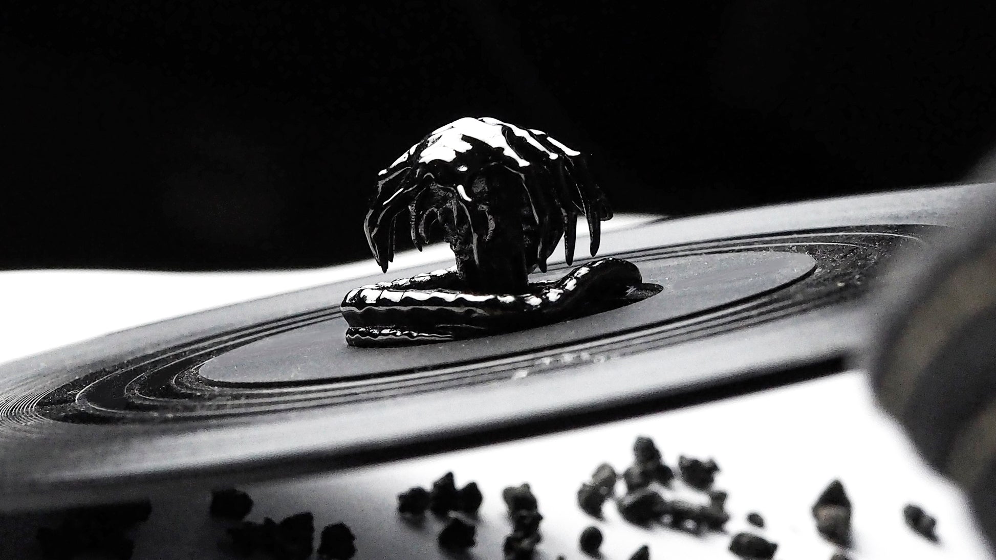 Makingo Alien Facehugger Artisan Keycap – Custom 1U Metal Design - Titan Nation